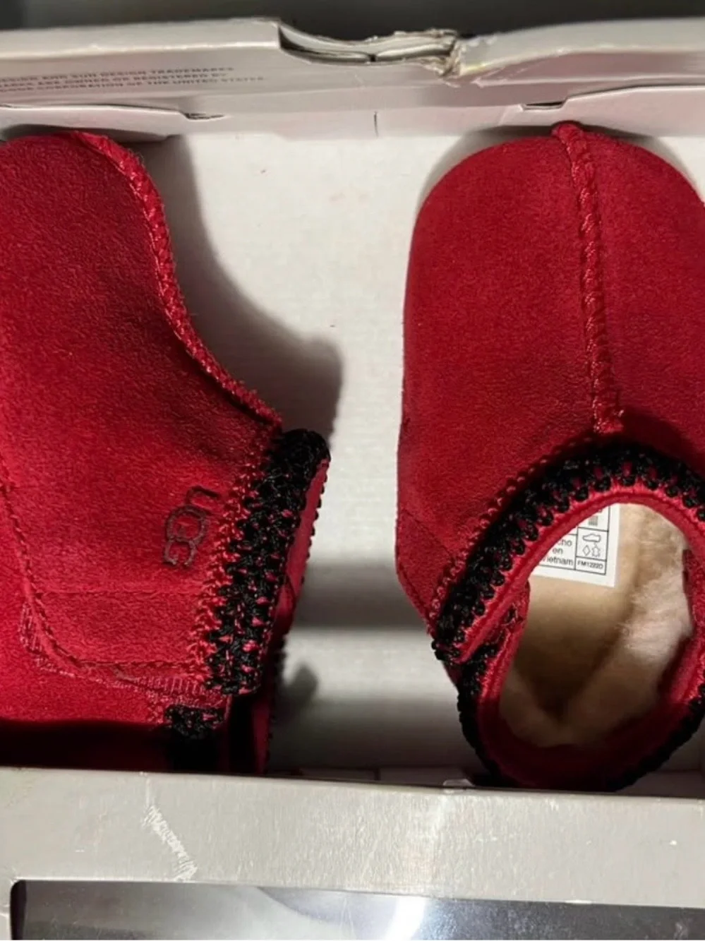 UGG Red Infant Cozy Slip-On Booties Size 2/3